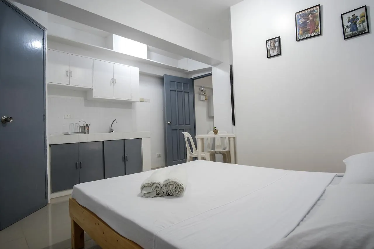 Frank Lloyd Apartelle Manila Filipiny
