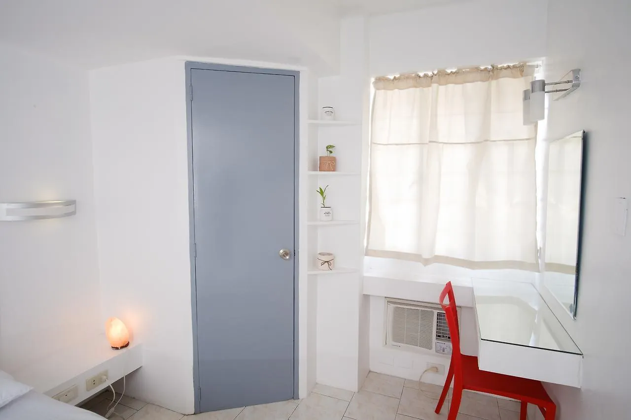 Frank Lloyd Apartelle Manila Apartament